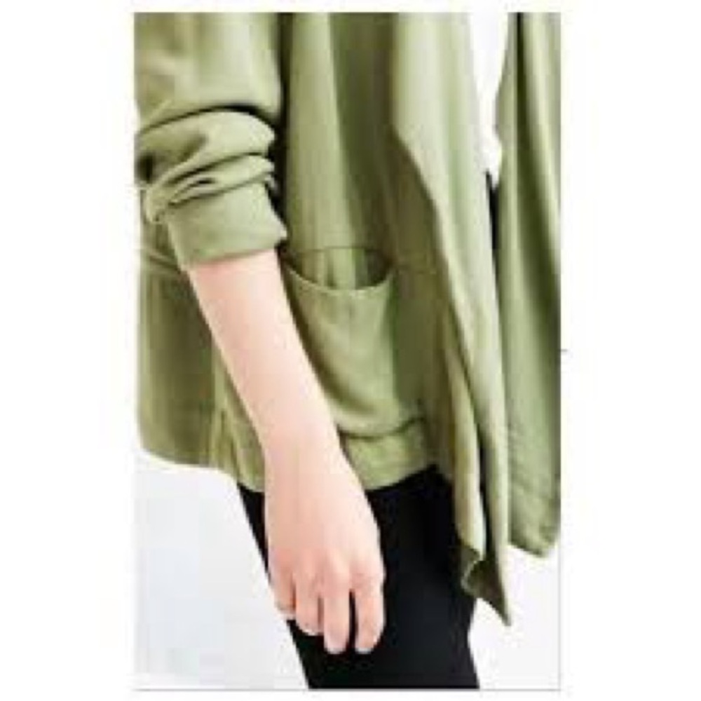 URBAN OUTFITTERS Kimchi Blue Green Shrug Elegant and Versatile Top - Picture 3 of 6